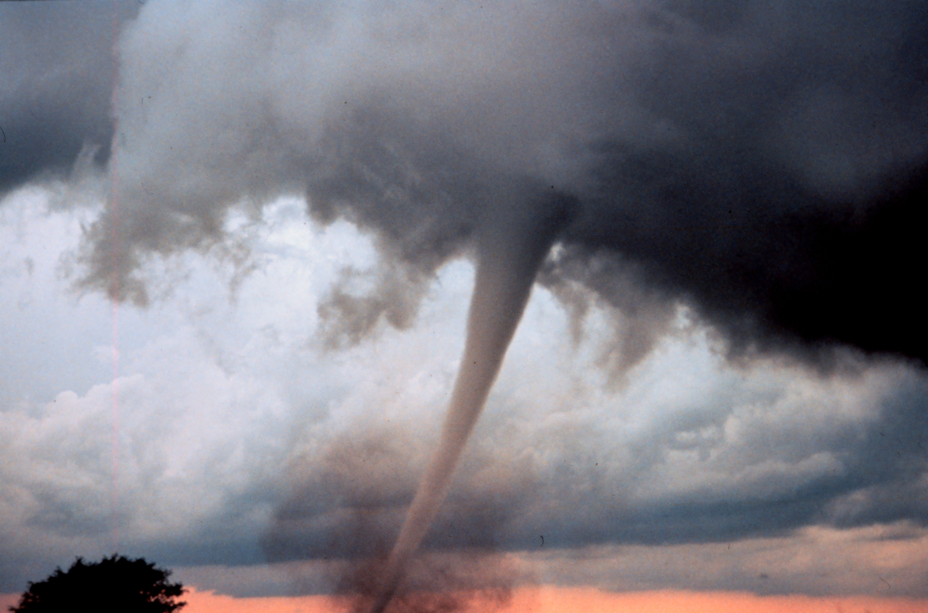 Tornado funnel cloud